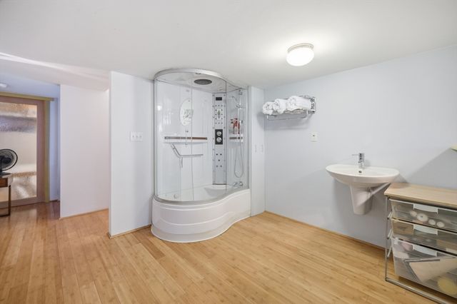 56 Merrimac St B, Woburn, MA 01801