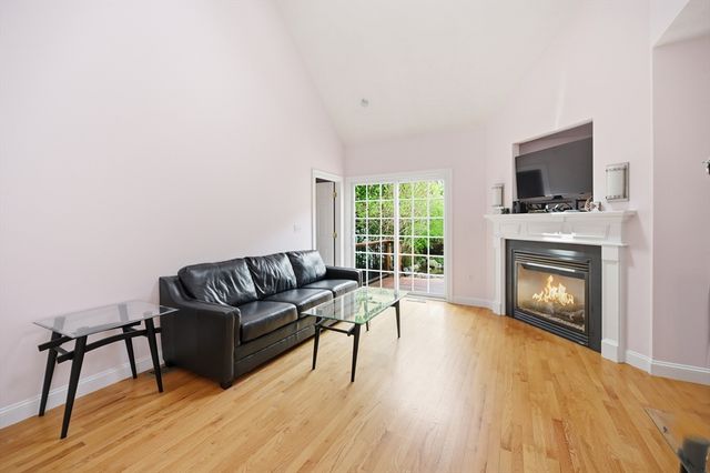 56 Merrimac St B, Woburn, MA 01801