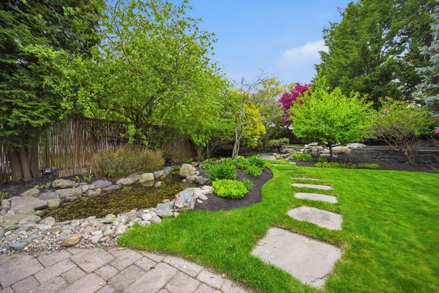 56 Merrimac St B, Woburn, MA 01801