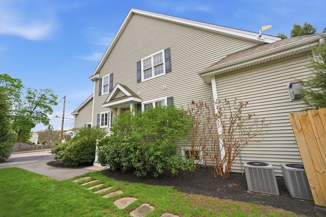56 Merrimac St B, Woburn, MA 01801