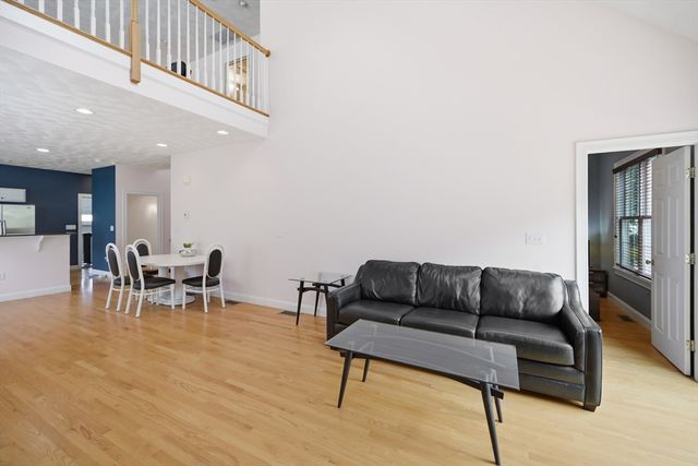 56 Merrimac St B, Woburn, MA 01801