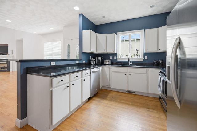 56 Merrimac St B, Woburn, MA 01801