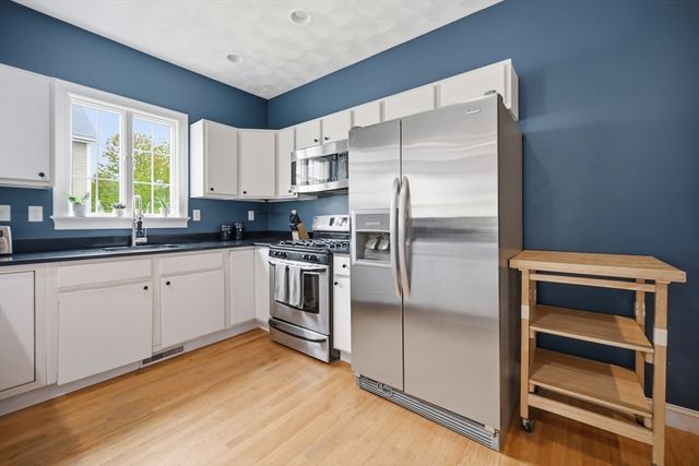 56 Merrimac St B, Woburn, MA 01801