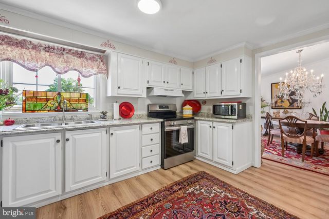 874 WOODCHUCK DR, Mount Laurel, NJ 08054