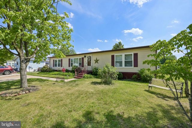 874 WOODCHUCK DR, Mount Laurel, NJ 08054