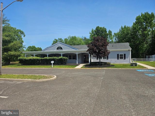 874 WOODCHUCK DR, Mount Laurel, NJ 08054