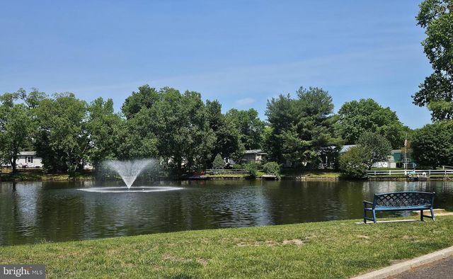 874 WOODCHUCK DR, Mount Laurel, NJ 08054