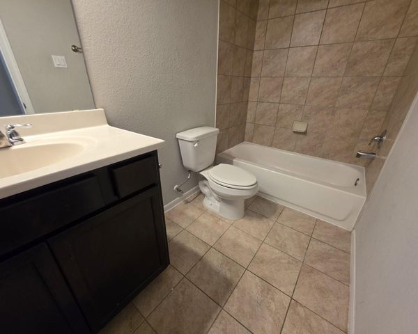6408 Macroom Meadows Lane, Houston, TX 77048
