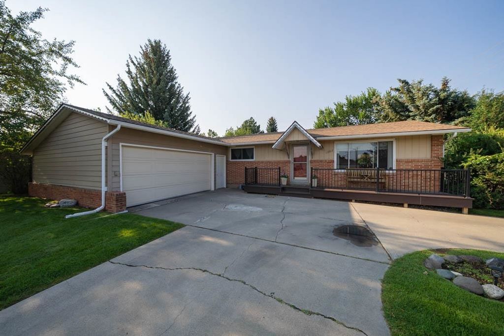 1302 Stampede Ave, Cody, WY 82414 photo 4