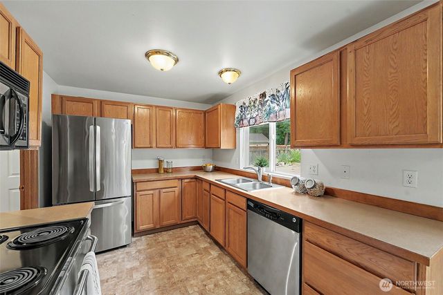 17444 155th Avenue SE, Yelm, WA 98597