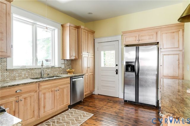 313 S James St, Ashland, VA 23005