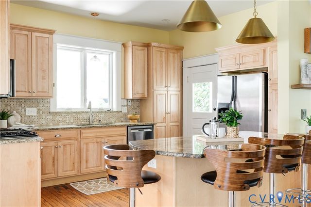 313 S James St, Ashland, VA 23005