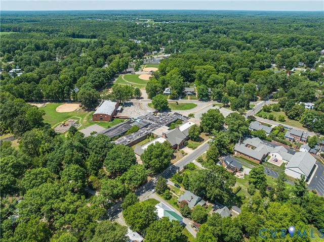 313 S James St, Ashland, VA 23005