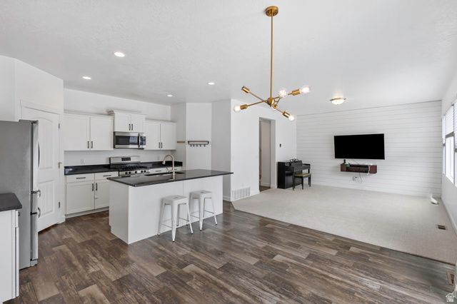 498 S PEGASUS WAY, Saratoga Springs, UT 84045