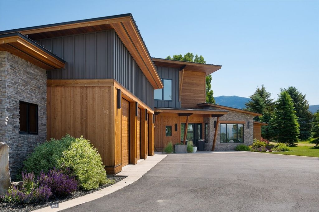 989 Bridger Lake Drive, Bozeman, MT 59718 photo 3