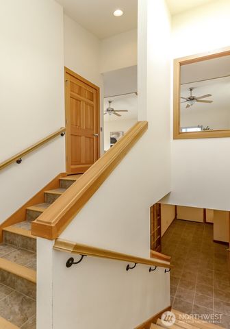 6121 Madrona Drive NE, Tacoma, WA 98422