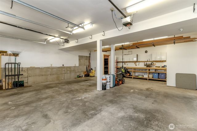 6121 Madrona Drive NE, Tacoma, WA 98422