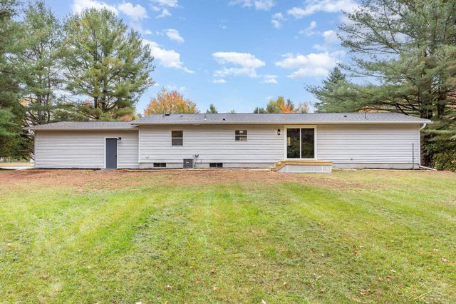 3030 E Estate Drive, Midland, MI 48642