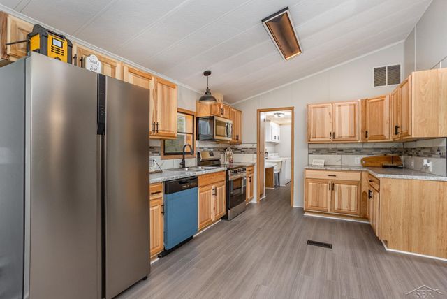 3030 E Estate Drive, Midland, MI 48642