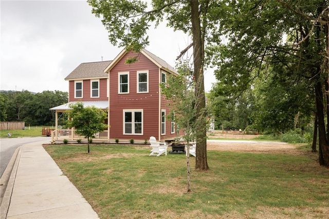 315 E 11th Street, Fayetteville, AR 72701