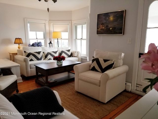 6 Heck Avenue, Ocean Grove, NJ 07756