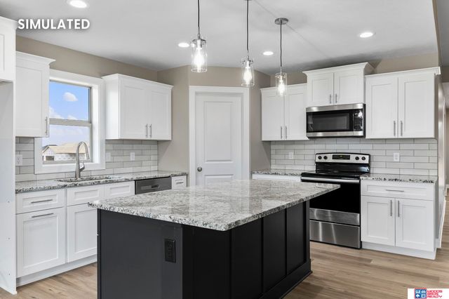 9218 Green Valley Lane, Lincoln, NE 68516
