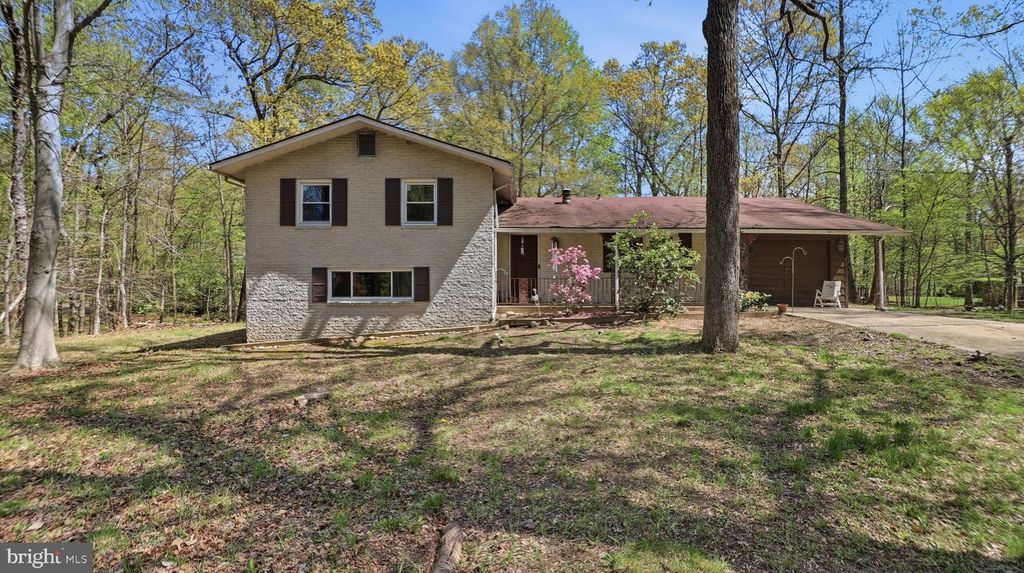 Image 1 of property listing at 13408 KRIS RAN CT, Fort Washington, MD 20744