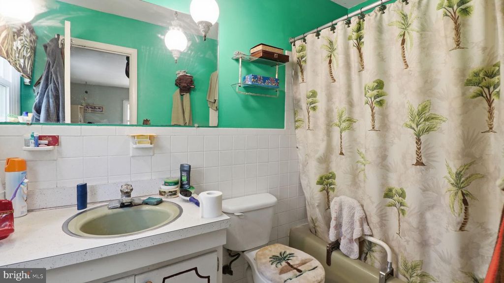 Image 18 of property listing at 13408 KRIS RAN CT, Fort Washington, MD 20744