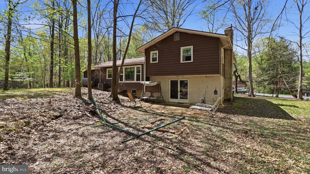 Image 3 of property listing at 13408 KRIS RAN CT, Fort Washington, MD 20744