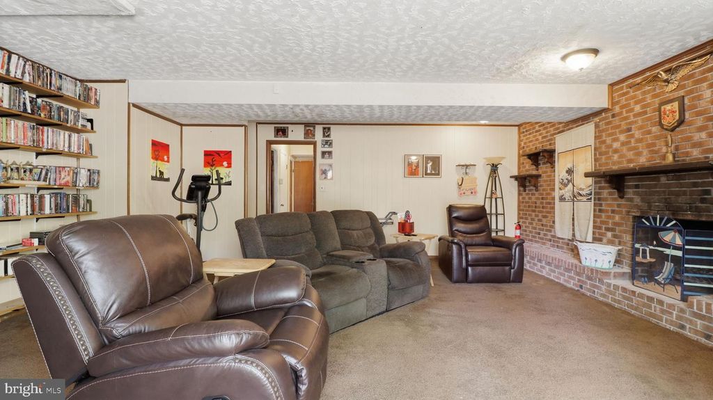 Image 4 of property listing at 13408 KRIS RAN CT, Fort Washington, MD 20744