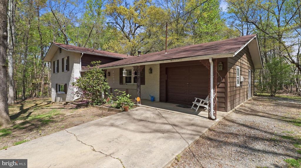 Image 38 of property listing at 13408 KRIS RAN CT, Fort Washington, MD 20744