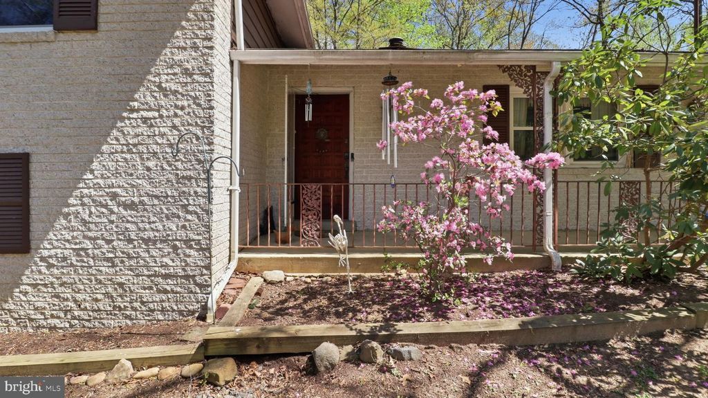 Image 6 of property listing at 13408 KRIS RAN CT, Fort Washington, MD 20744