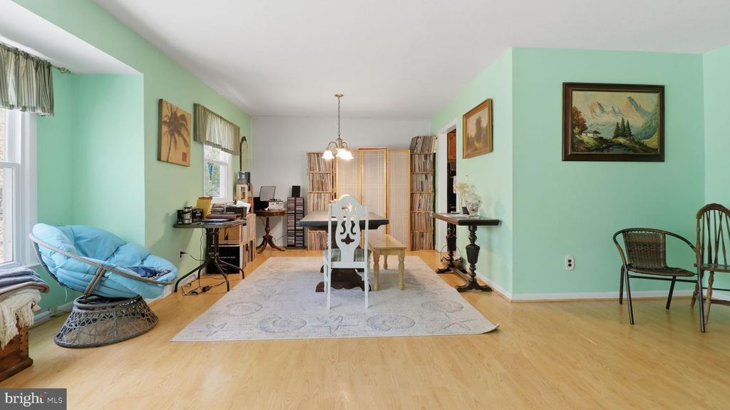 Image 8 of property listing at 13408 KRIS RAN CT, Fort Washington, MD 20744