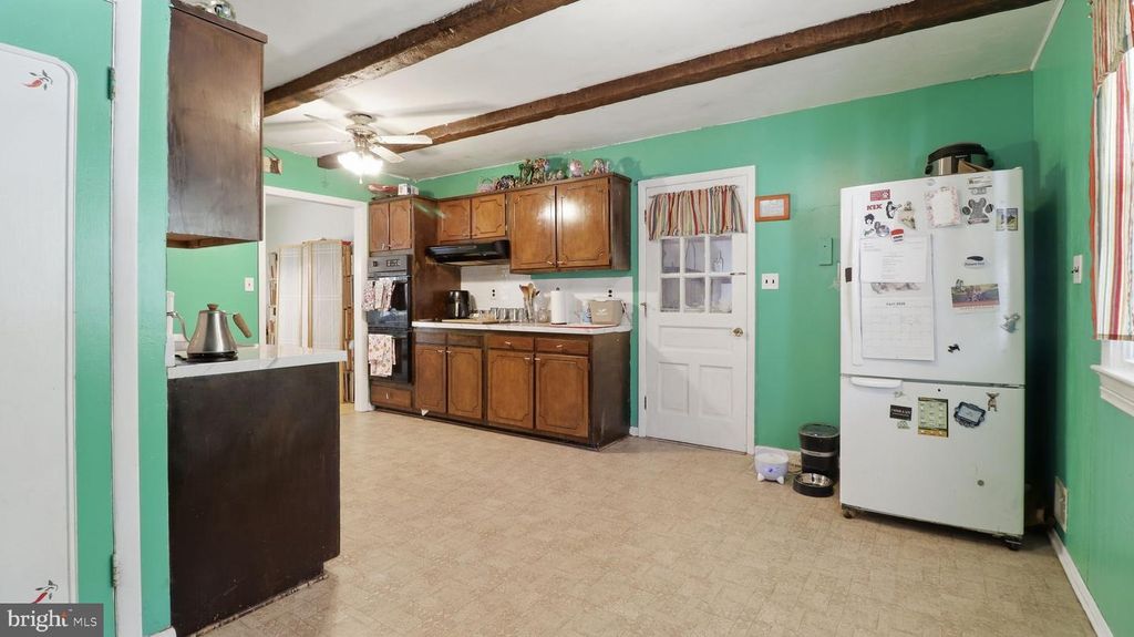 Image 10 of property listing at 13408 KRIS RAN CT, Fort Washington, MD 20744