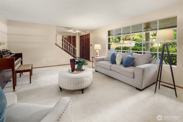 6116 190th Street, Kenmore, WA 98028