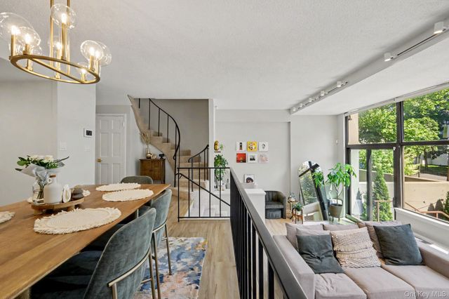 15 Stewart Place 1S, White Plains, NY 10603
