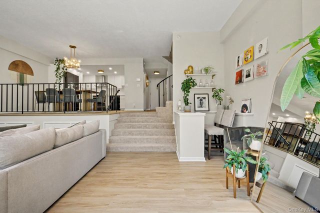 15 Stewart Place 1S, White Plains, NY 10603