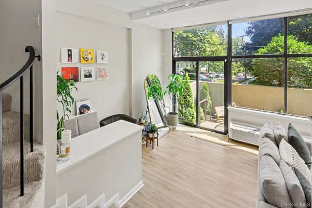 15 Stewart Place 1S, White Plains, NY 10603