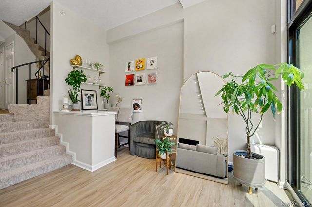 15 Stewart Place 1S, White Plains, NY 10603