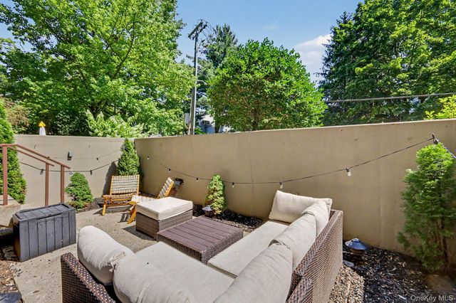 15 Stewart Place 1S, White Plains, NY 10603
