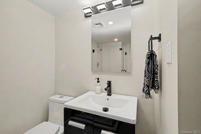 15 Stewart Place 1S, White Plains, NY 10603