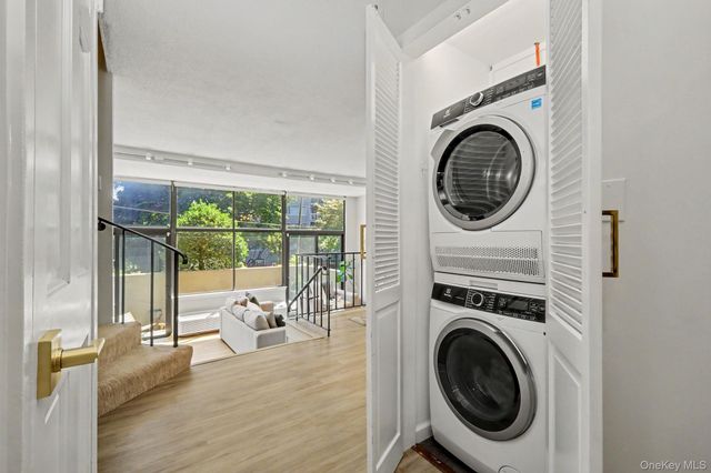 15 Stewart Place 1S, White Plains, NY 10603