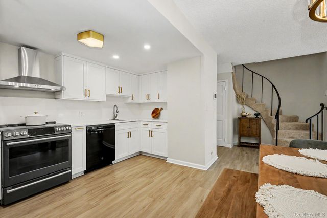 15 Stewart Place 1S, White Plains, NY 10603