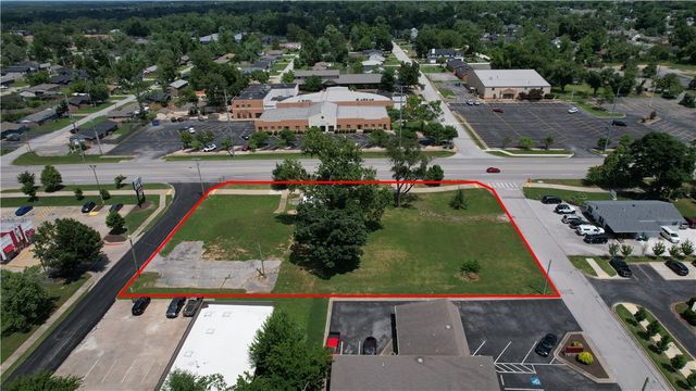 803 N Walton Boulevard, Bentonville, AR 72712