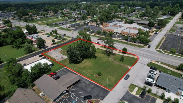 803 N Walton Boulevard, Bentonville, AR 72712