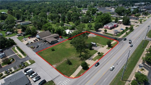 803 N Walton Boulevard, Bentonville, AR 72712