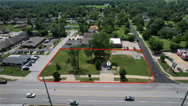 803 N Walton Boulevard, Bentonville, AR 72712