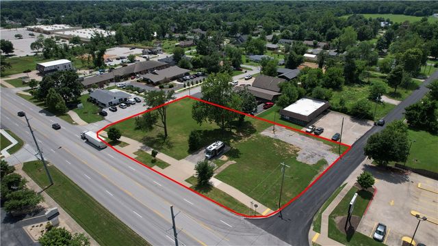 803 N Walton Boulevard, Bentonville, AR 72712