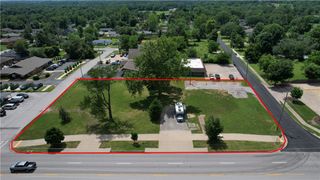 803 N Walton Boulevard, Bentonville, AR 72712