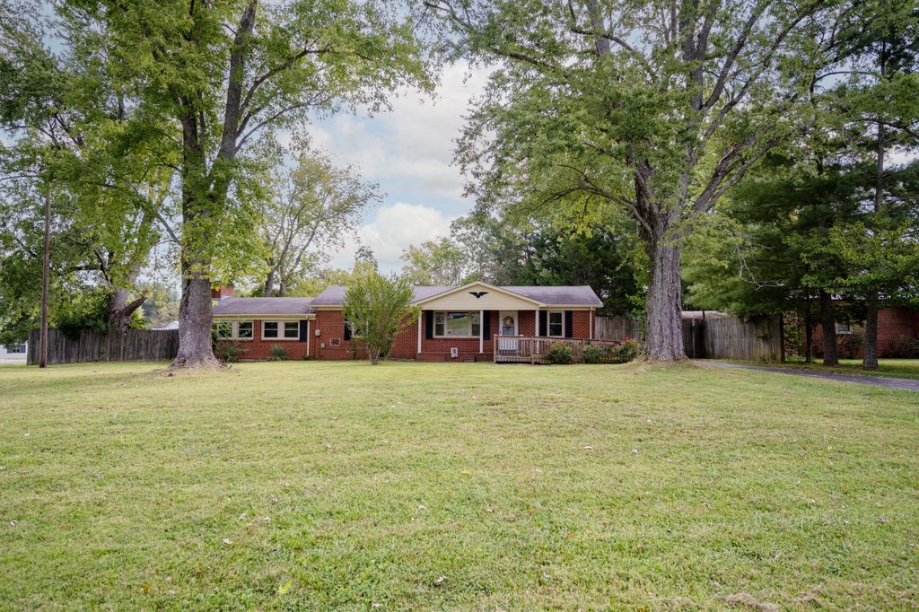 401 Clark Blvd, Mcminnville, TN 37110